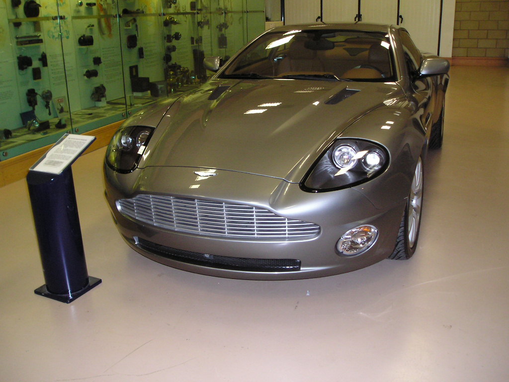 2001 Aston Martin Vanquish